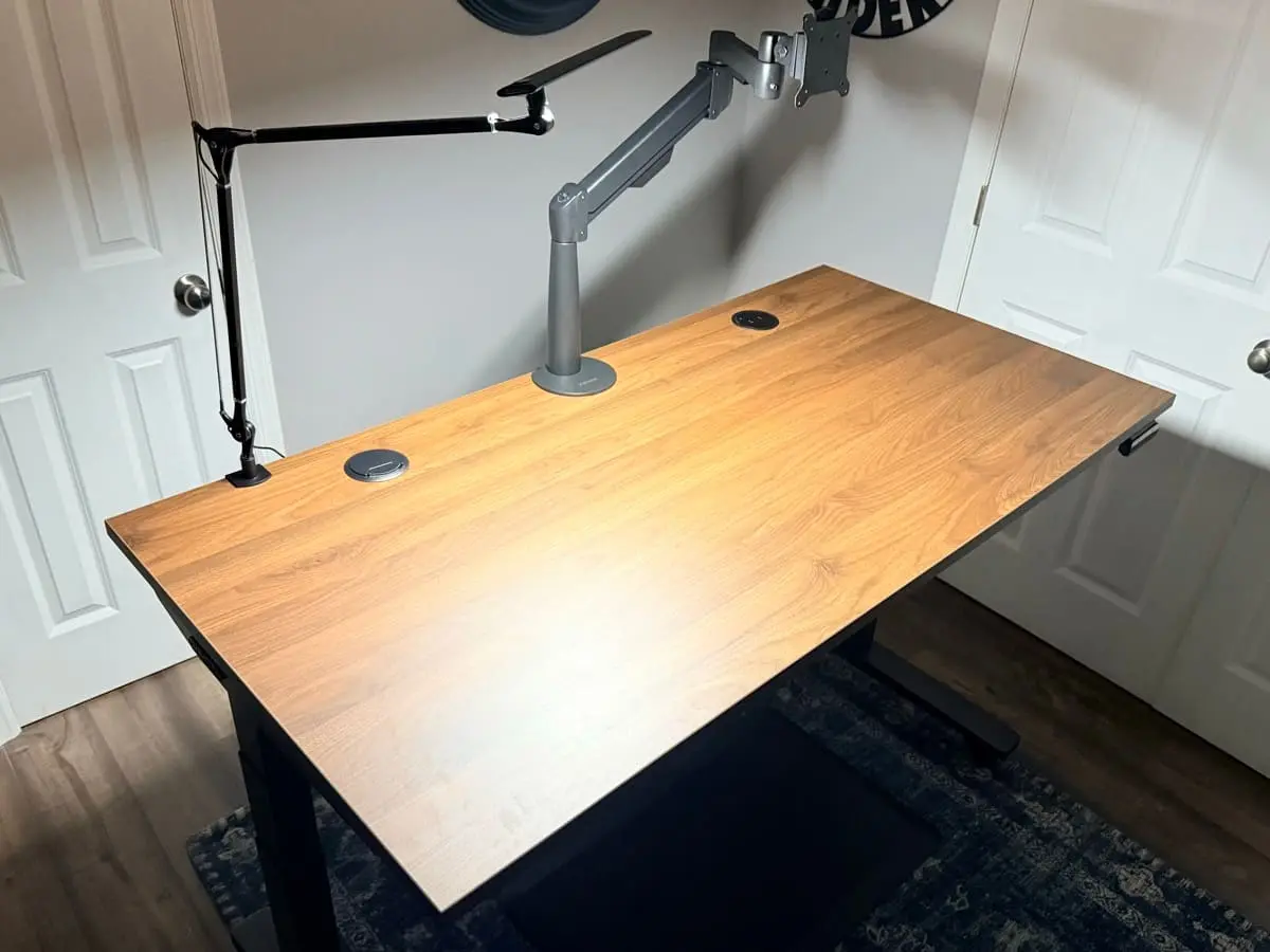 Monitor arms